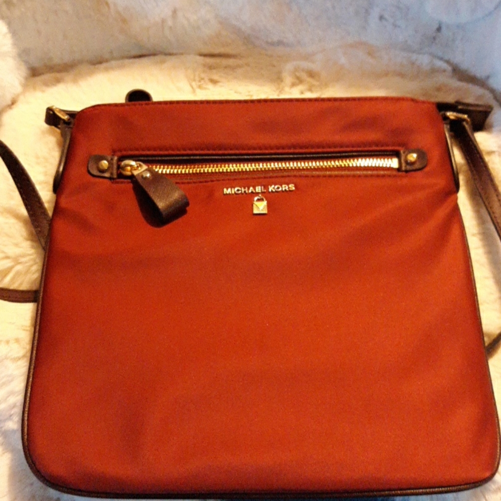Red Crossbody - Picture 6 of 7